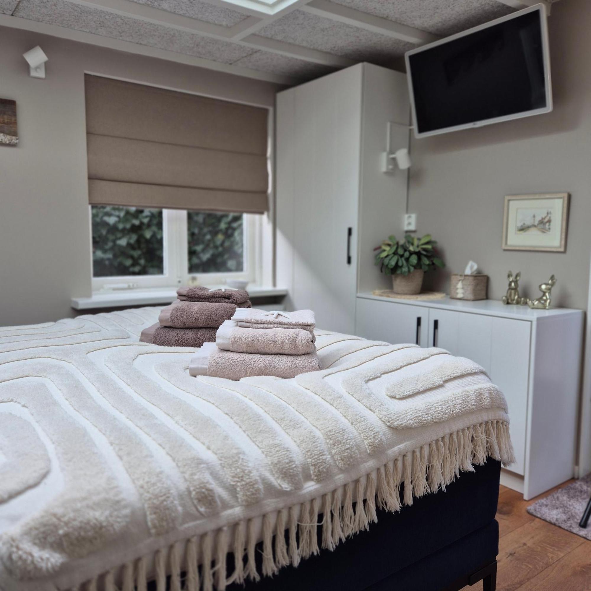 Tiny Villa De Haas Met Infraroodsauna Egmond aan Zee Luaran gambar